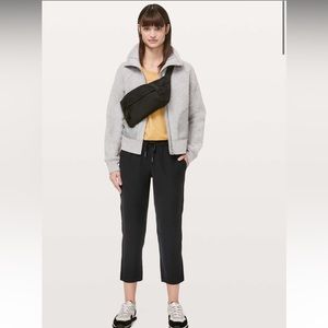 NWOT On The Fly Woven Crop 23”